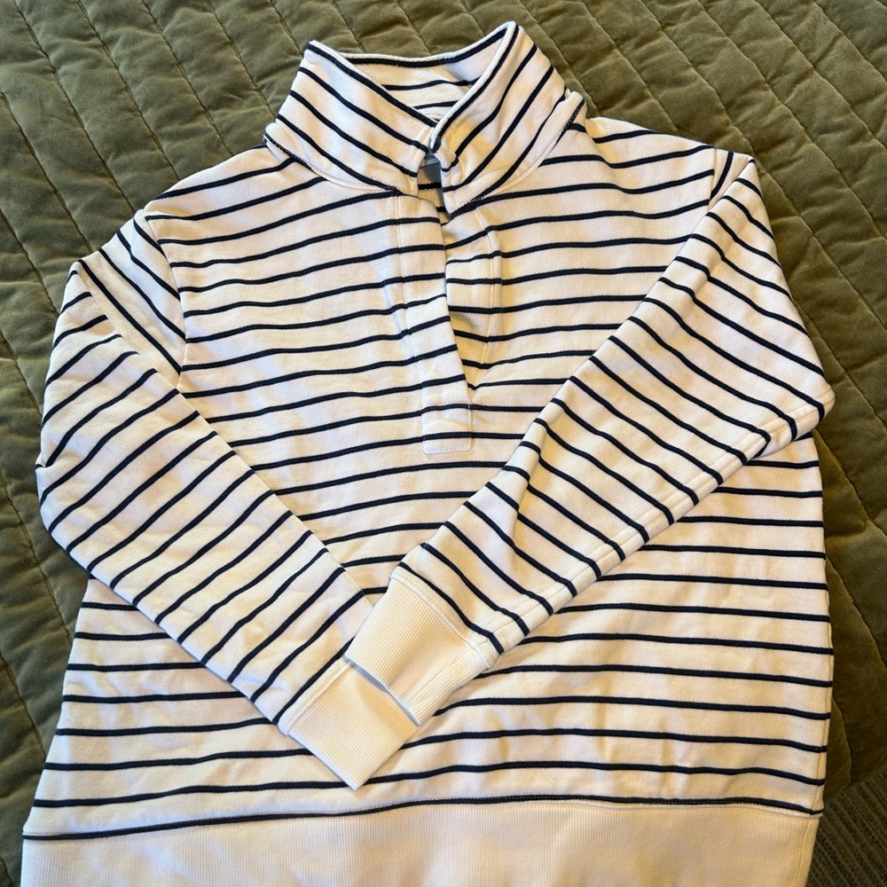 Vineyard Vines striped sweatshirt
